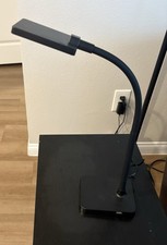 MaxLite LED White Desk Lamp/Light w/USB