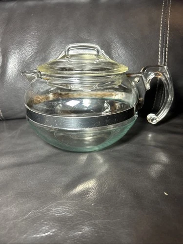 Pyrex Flameware Stovetop 6 cup Teapot Tea Pot Kettle 8126-B Vintage