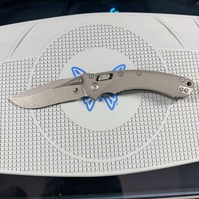 Microtech Amphibian Natural Clear Aluminum Apocalyptic Finish M390MK Blade