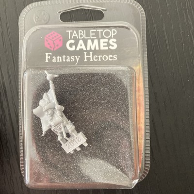 Max Mini BNIB Halfling Battle Standard Bearer