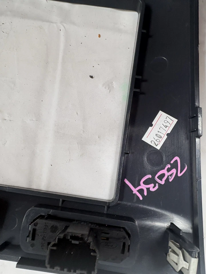 Ford Transit Connect 2010-2013 consola central radio bisel interruptor de peligro Foto 3 de 4