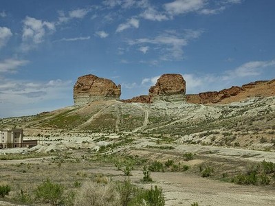 Photo:Green River Wyoming 2016 Twin Rock Formation Hampton Inn Motel
