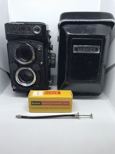 Yashica-Mat-124G-Medium-Format-120-Film-TLR-Camera-With-Case-amp-Film-Condition