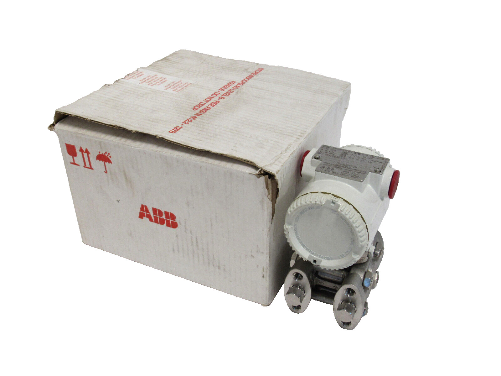 NEW ABB 2600T PRESSURE TRANSMITTER 2600T-264DSESKA1A1