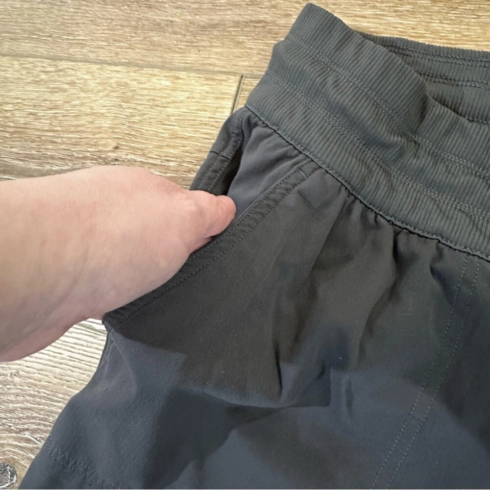 Pantalones para mujer The North Face recortados gris oscuro Dri-Fit talla XL GUC Foto 4 de 4