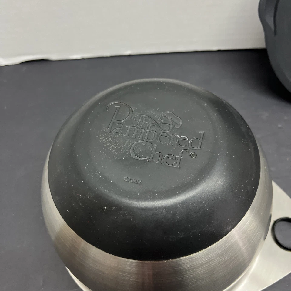 Juego de cuencos mezcladores de acero inoxidable Pampered Chef con tapas de 2, 4 y 6 L Foto 4 de 4