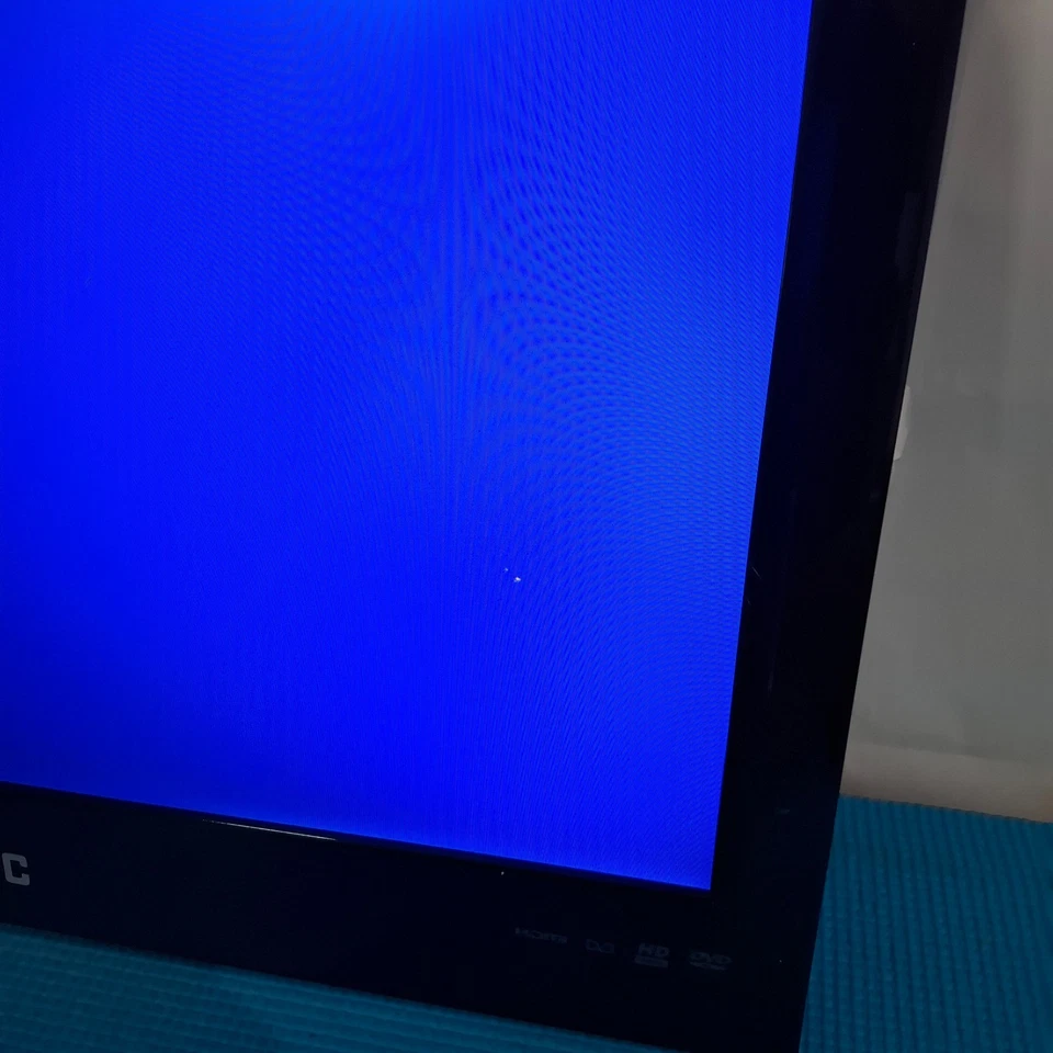 JVC LT-22DD3J 22" HD Ready LCD TV HDMI USB - Black | CHIP MARK - Image 2 of 4