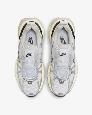 NIKE W V2K RUN　FD0736-100 Shop Nike V2K Run FD0736-100 white | SNIPES USA