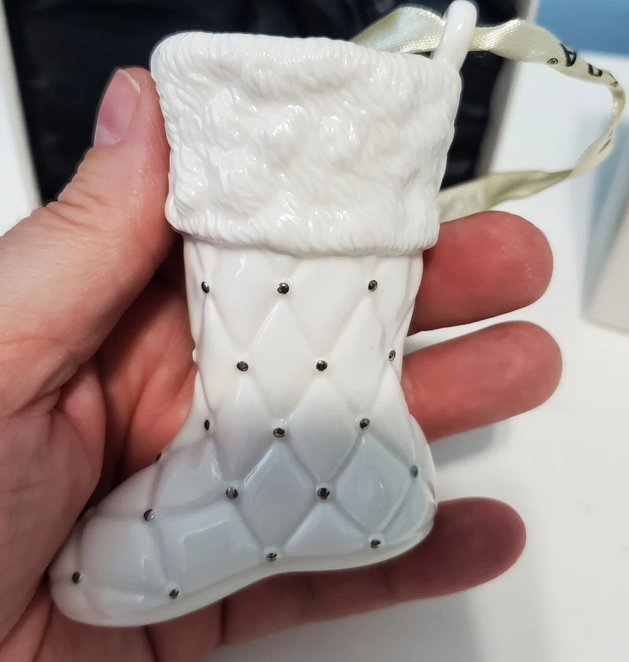 Adorno Pandora 2012 Vidrio Blanco Navidad Medias En Caja Usado en Excelente Condición Coleccionable Foto 2 de 4