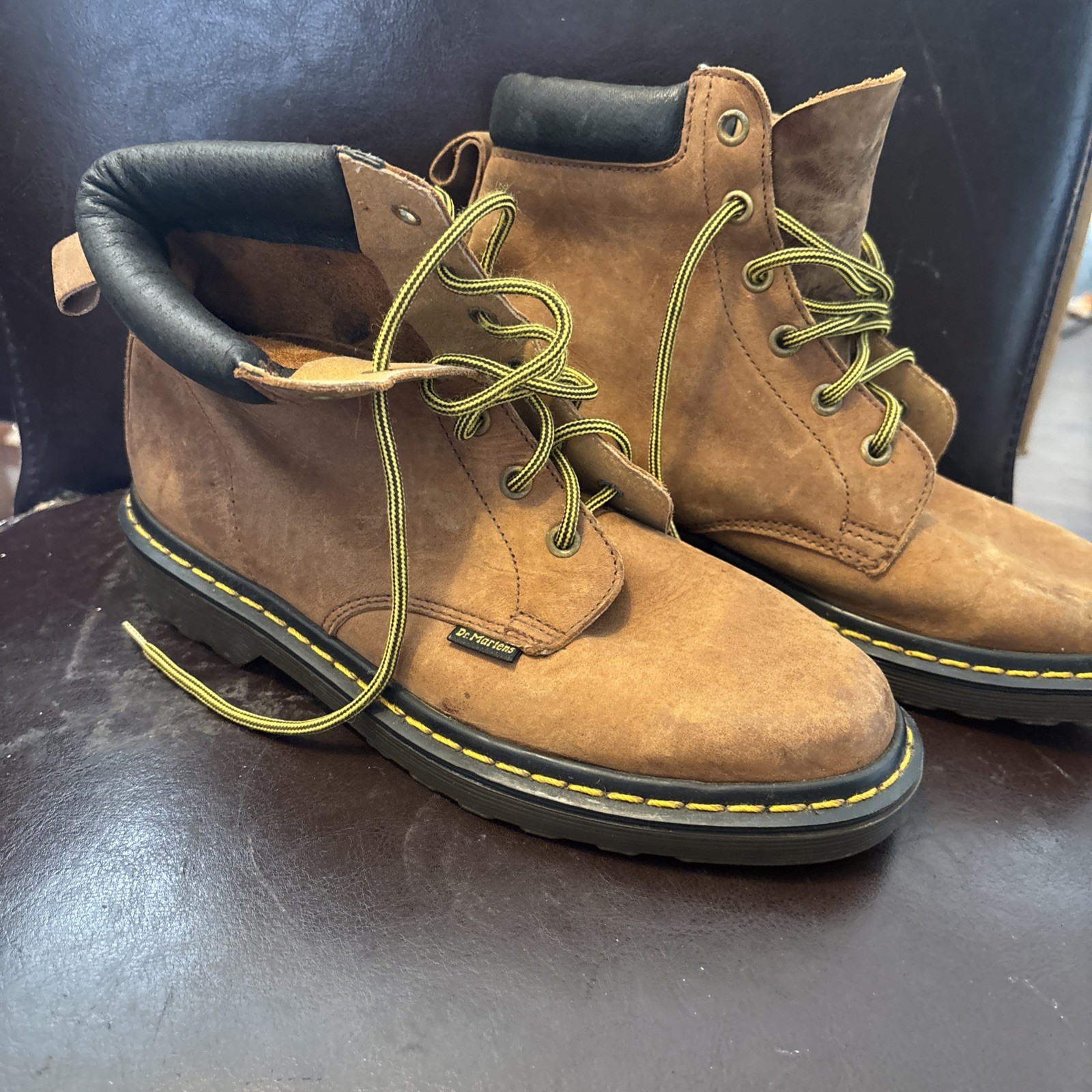 SAOLA Stivali Dr. Martens in pelle marrone marrone chiaro taglia 5 la suola originale ammortizzata ad aria