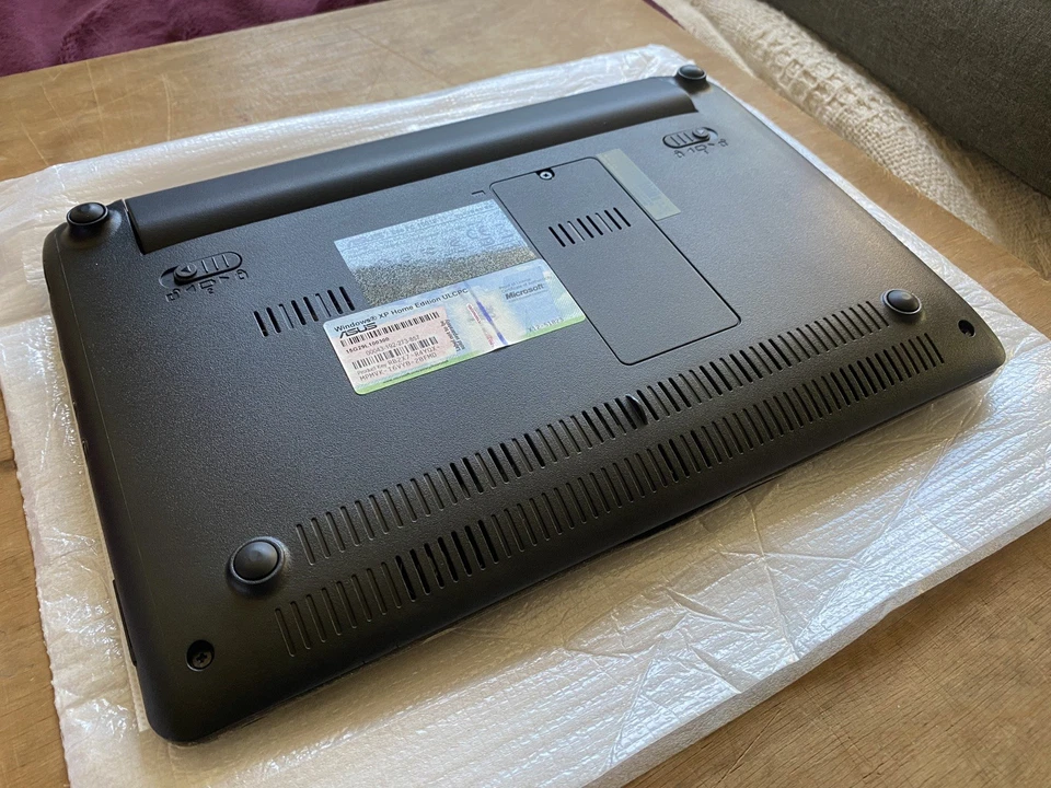 ASUS Eee PC 1001P Netbook Laptop - Excellent Condition - Image 4 of 4