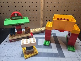 LEGO Duplo 2005 Thomas and Friends: Thomas Load And Carry Train Set Incomplete