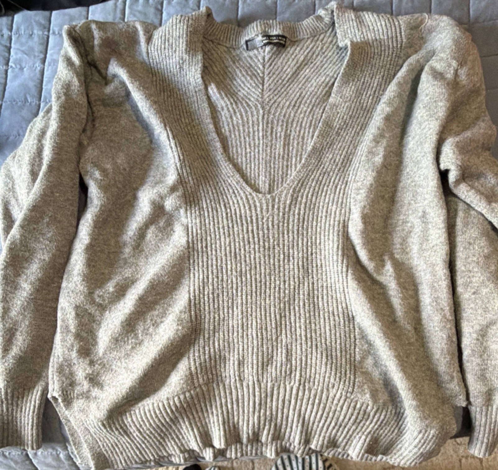 Express Gray Ribbed V-Neck Pullover Sweater Wool Cotton Blend M Long Sleeve