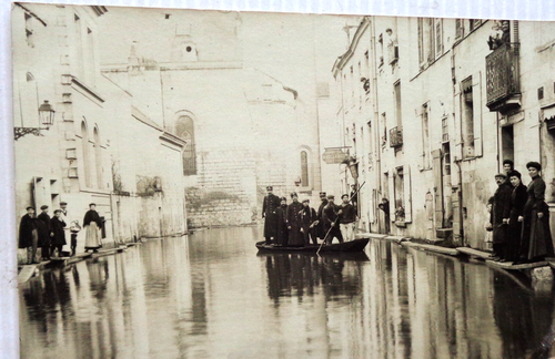 SAUMUR 49 cpa Innondation rue Emile Zola Anciennement rue St Nicolas - 第 1/2 張圖片