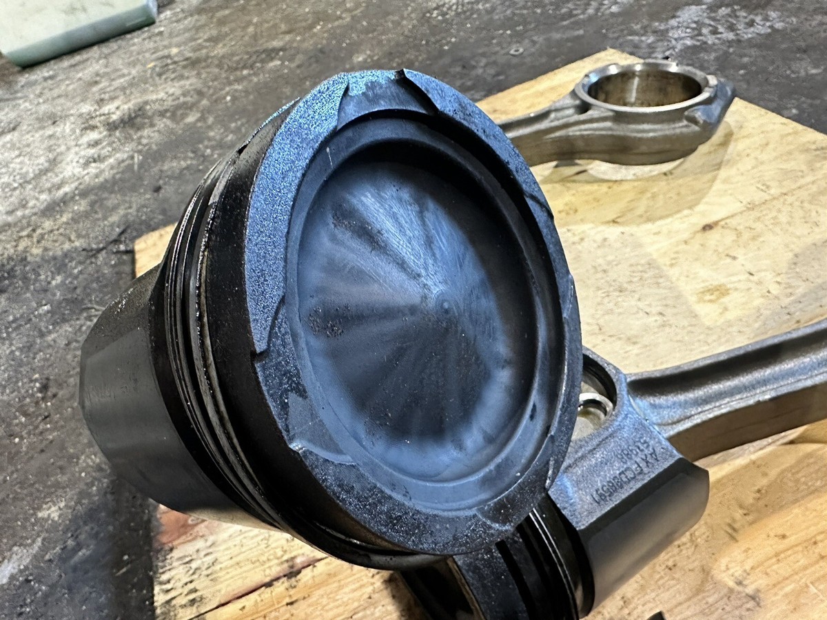 2015 Set of 6 Paccar MX13 Diesel Engine Connecting Rod/Piston