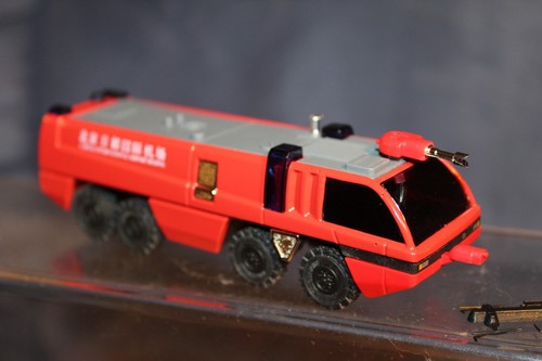 Rosenbauer Panther 8x8 Flugfeld LFZ "Airport Bejing" Cursor 1:87 OVP ! Selten ! - Bild 5 von 6