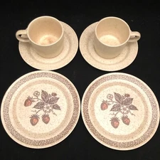 Homer Laughlin Strawberry Country Sage 1983 Breakfast Set for 2 Made in USA 6pcs