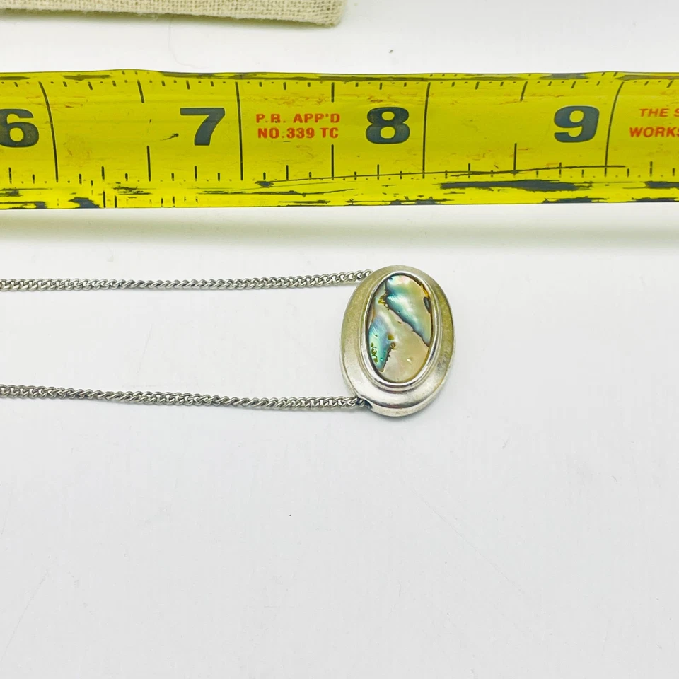 AVON Oval Shell Pendant Necklace Silver Tone Beach Coastal Islands Ocean Sea - Image 3 of 4