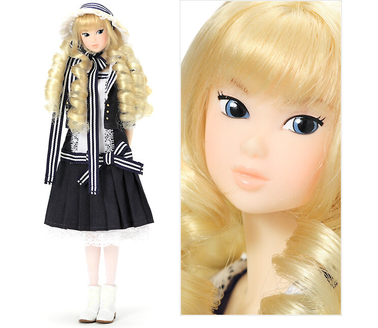 momoko Doll Menuette at Summer Getaway cool summer girl