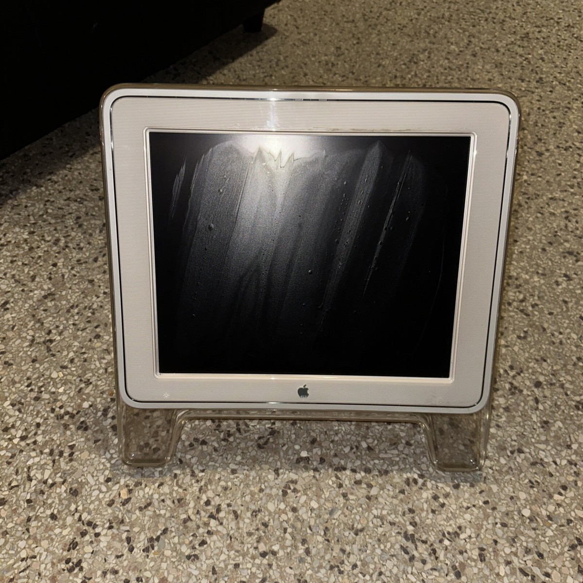 Apple Studio Display LCD Monitor 2001 - Working (scratch On Apple Studio Display LCD Monitor 2001 - Working (scratch On
