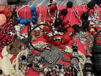 #ad 7lbPounds Lot NecklacesNo Missing Stones Name Brand Unbranded Clean No Junk $56.95