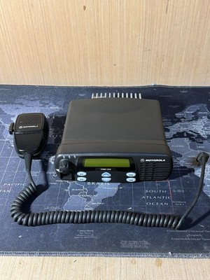 Motorola CDM1250 UHF 450-512MHz 64Ch 2 Way Mobile Radio AAM25SKD9AA2AN w/Mic
