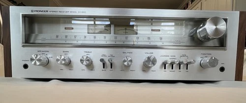 Pioneer SX-650 Vintage Stereo Receiver Silver Face Wood Case