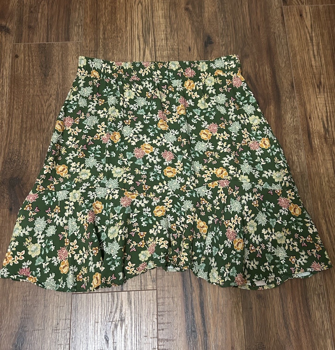 LOFT Green Floral Viscose Flare Skirt S Ruffle Accent Lightweight Pull On