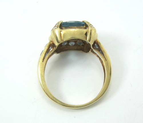 BELLISSIMO ANELLO DONNA ORO 14K CUSCINO TAGLIO PIETRA BLU E DIAMANTE 0,24TDW 4,8G - Foto 7 di 13
