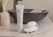 NU SKIN 美容器 セット NUSKIN 美顔器とボディケアセット 楽天市場】ニュースキン 美顔器の通販