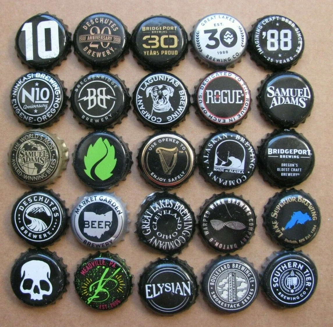 25 MIXED SHADES OF BLACK THEMED BEER BOTTLE CAPS | eBay