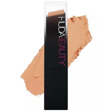 Base en barra Huda Beauty Fauxfilter Skin Finish Biscotti 405N