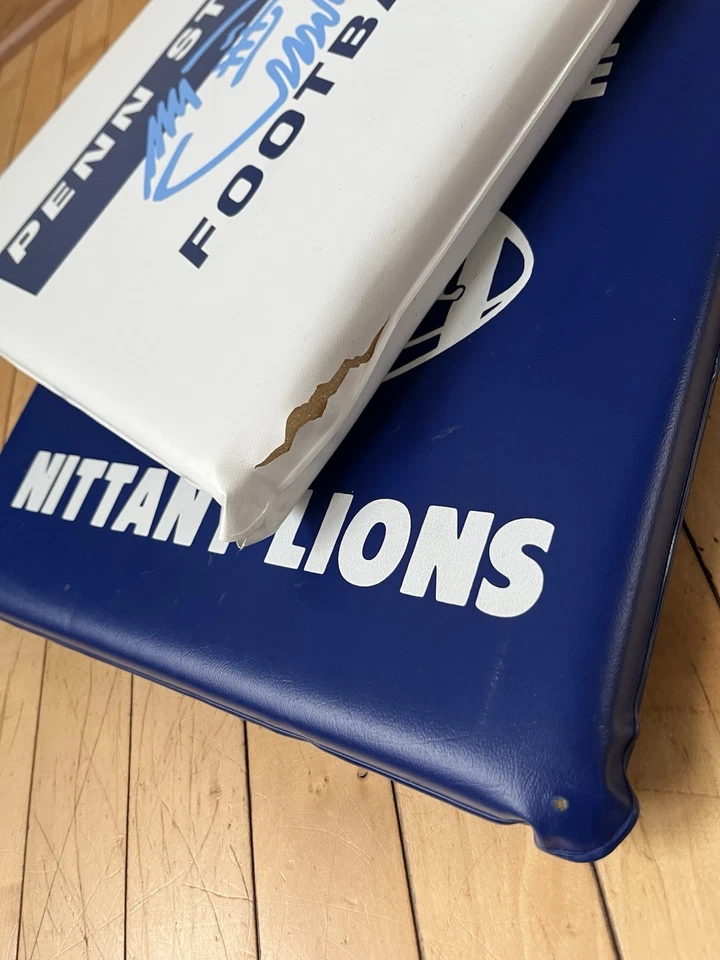 Lote De Colección De 2 Cojines De Asiento De Estadio Castor Fútbol Universidad Estatal Penn Foto 3 de 3