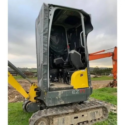 Digger Lid 1.7T Excavator Cover - Adjustable to fit most 1.7 tonne machines - Picture 3 of 4