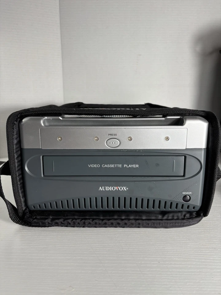 Видеосистема AUDIOVOX VBP5000A видеомагнитофон и DVD-плеер с аксессуарами - без монитора/экрана - Изображение 4 из 4