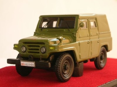 limited-edition resin model of the Beijing BJ212 Off-Road Driver Edition 1/43