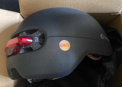 NEU UND VERPACKT Erwachsene Smart Fahrradhelm Bremslicht LED Licht schwarz Smart4U SH50