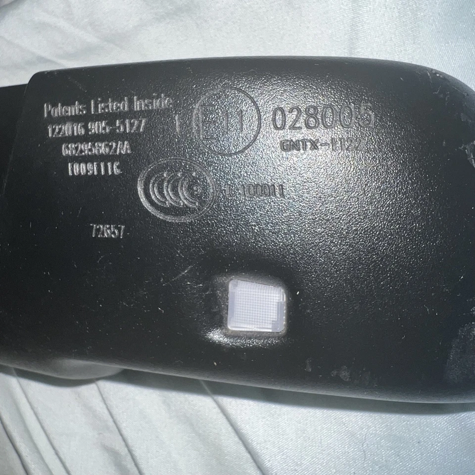 2019-2023 Dodge RAM 2500 interior Rear View Mirror auto High Beam auto Dimming - Image 2 of 4