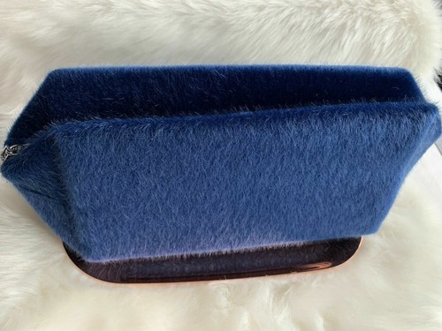 NUOVO! Lancome Borsa per trucco cosmetica in pelliccia sintetica blu scuro - Blu - Foto 2 di 6