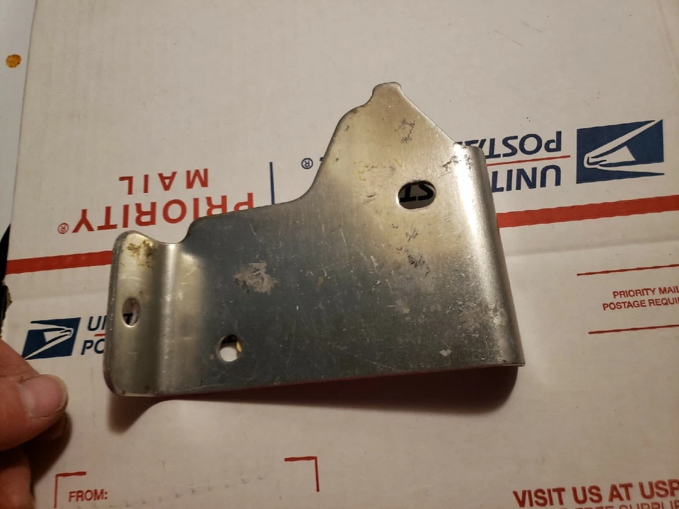 GM NOS 1985-96 OLDSMOBILE Cutlass Cruiser LH parachoques delantero barra de imp refuerzo Foto 2 de 3