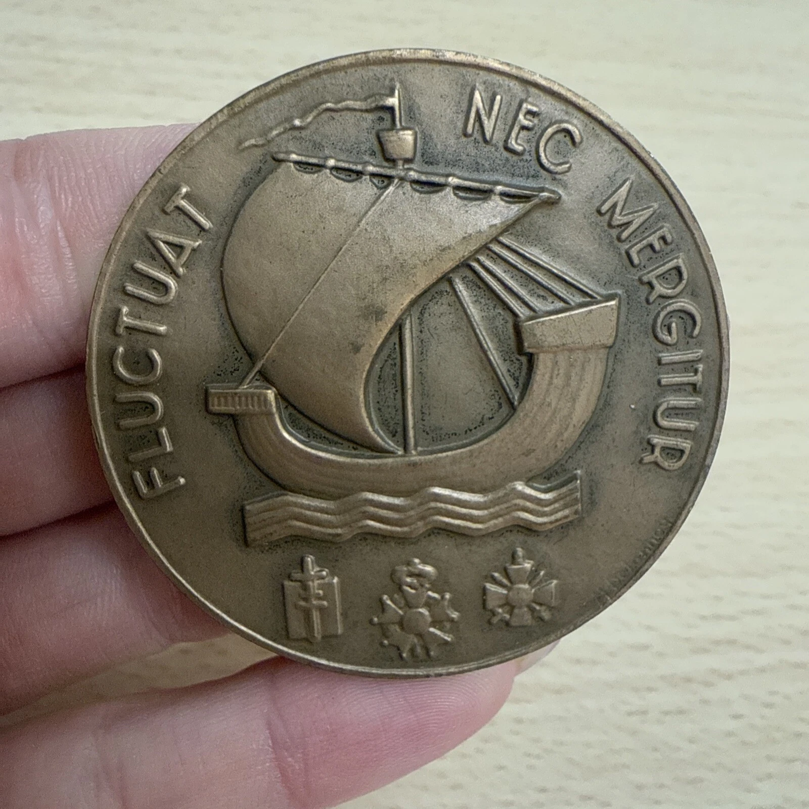 Médaille Fluctuat Nec Mergitur Ville De Paris Suzanne Faivicheff 1976 En Bronze