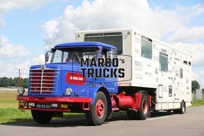 LKW Foto Büssing Commodore Kofferauflieger Niederlande blau Büssing Commo #i4wn