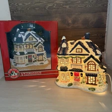 St Nicholas Square Victorian House Yellow  Village Collection In Box