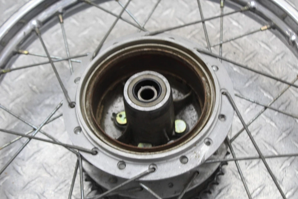 Llanta trasera Yamaha MX80 1981 Foto 2 de 4