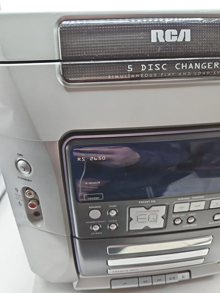 Cambiador de discos RCA RS2650 5 cubierta de casete radio AM/FM cubierta de casete - PARA REPUESTOS Foto 4 de 4