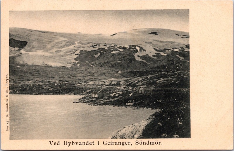PC6714 Norway Norge Sunnmore Sondmor Ved Dybvandet i Geiranger Postcard