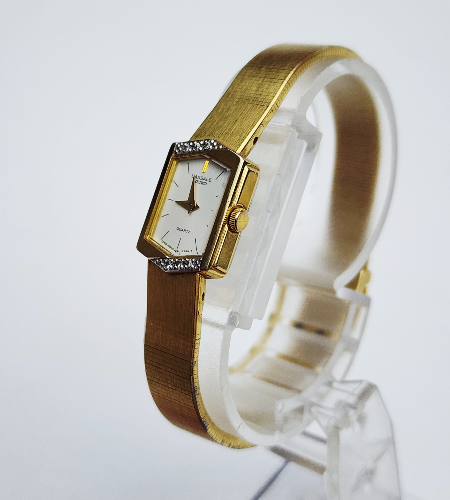 Vintage 1984 Watch Women's Diamonds LASSALE 1E50-5039. SEIKO Bezel - VintageWatches.PK Vintage 1984 Watch Women's Diamonds LASSALE 1E50-5039. SEIKO Bezel - vintagewatches.pk