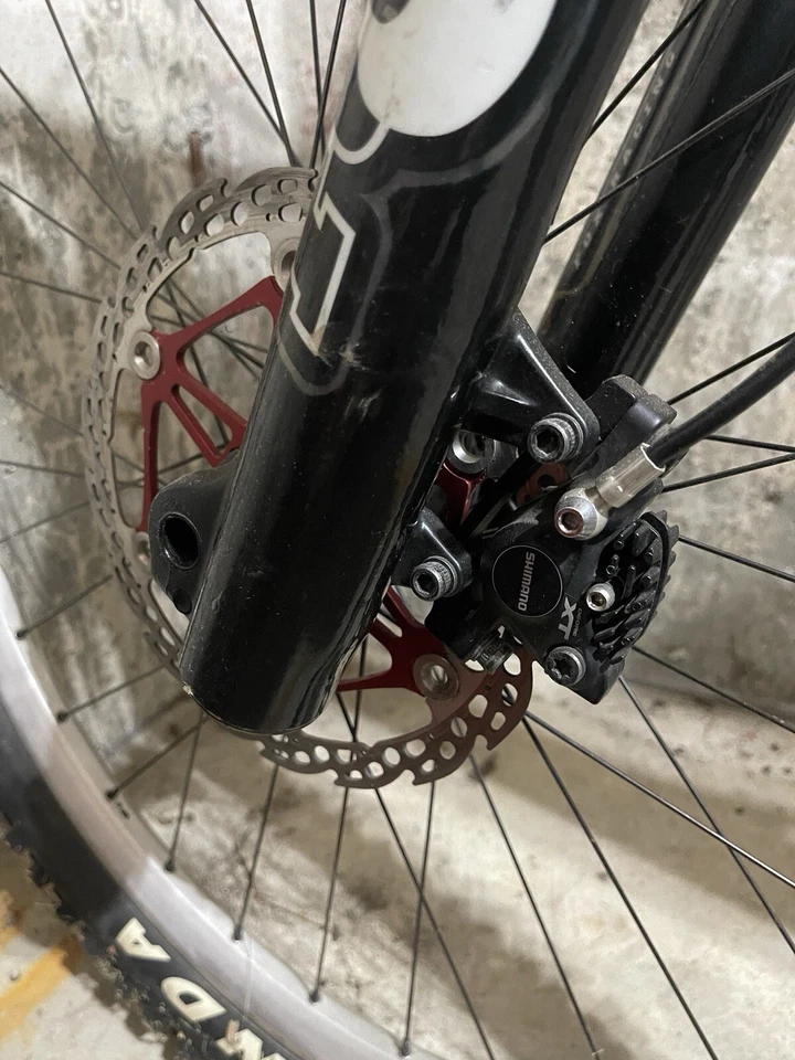 Bicicleta de descenso Santa Cruz V10 4 2012 fibra de carbono en excelente estado Foto 3 de 4