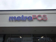 metro PCS sign letters