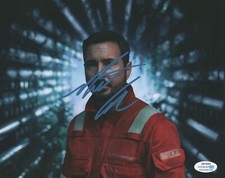 Martin Compston The Rig Autographed Signed 8x10 Photo ACOA